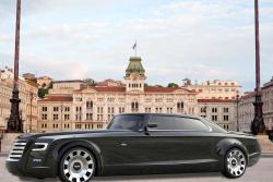 La Zil, auto blindata di Putin in piazza Unità a Trieste
