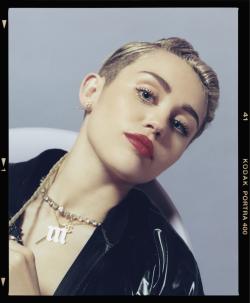 miley-cyrus-photo-credit-tyrone-lebon-1